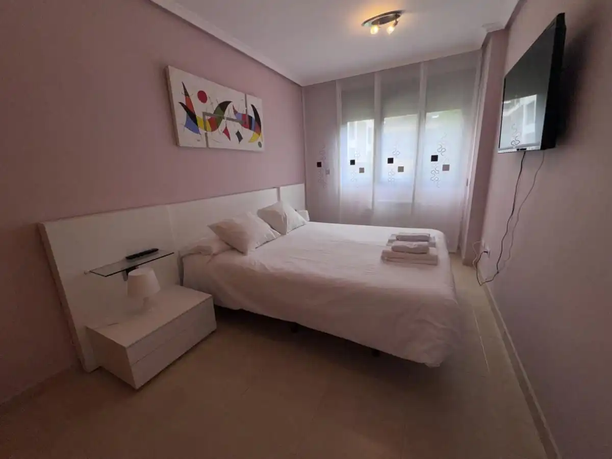 Habitación de Apartamento en venta en Llanes con Calefacción, Terraza y Trastero