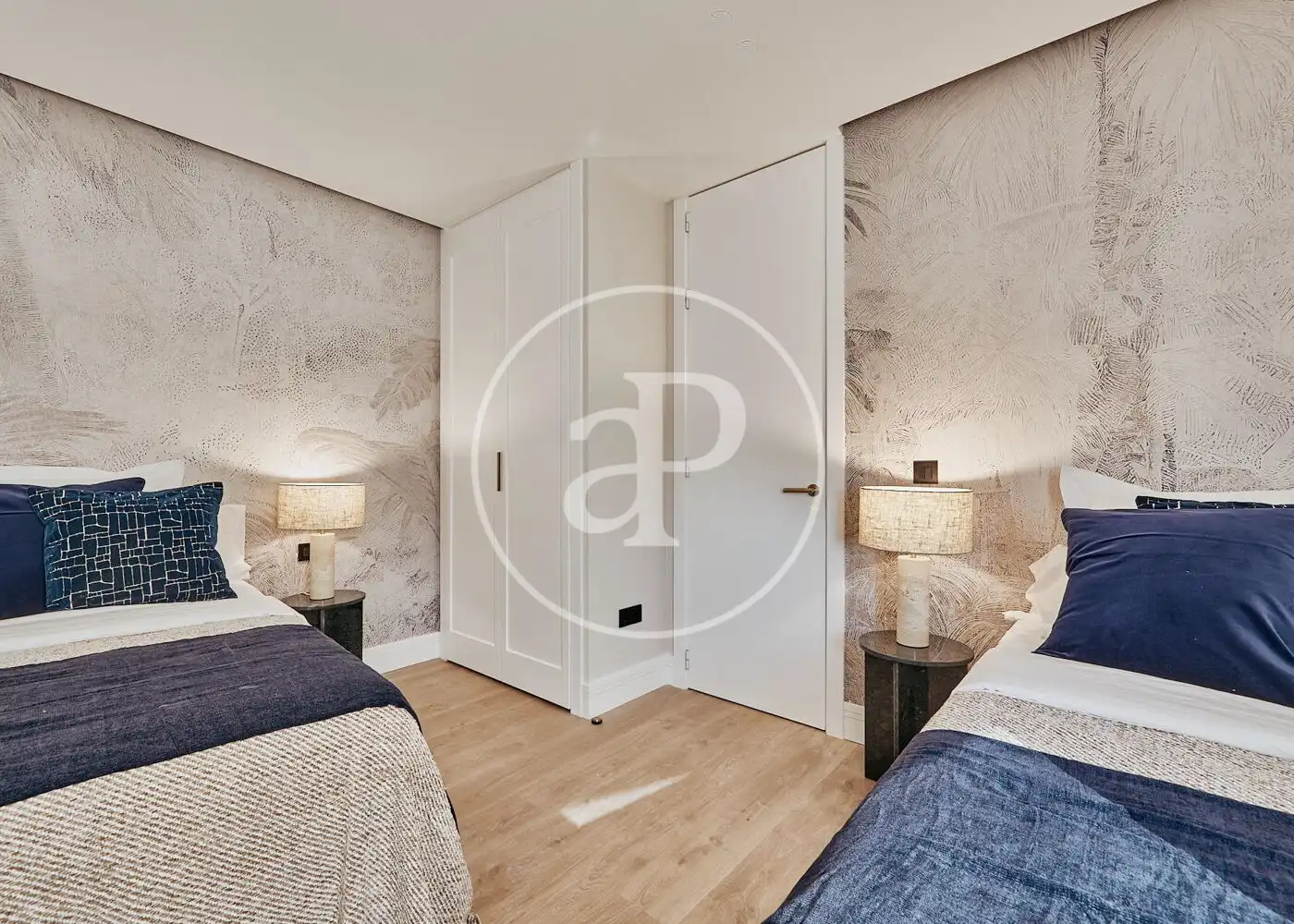 Bedroom of Flat for sale in Madrid  with Air Conditioner, Heating and Furnished