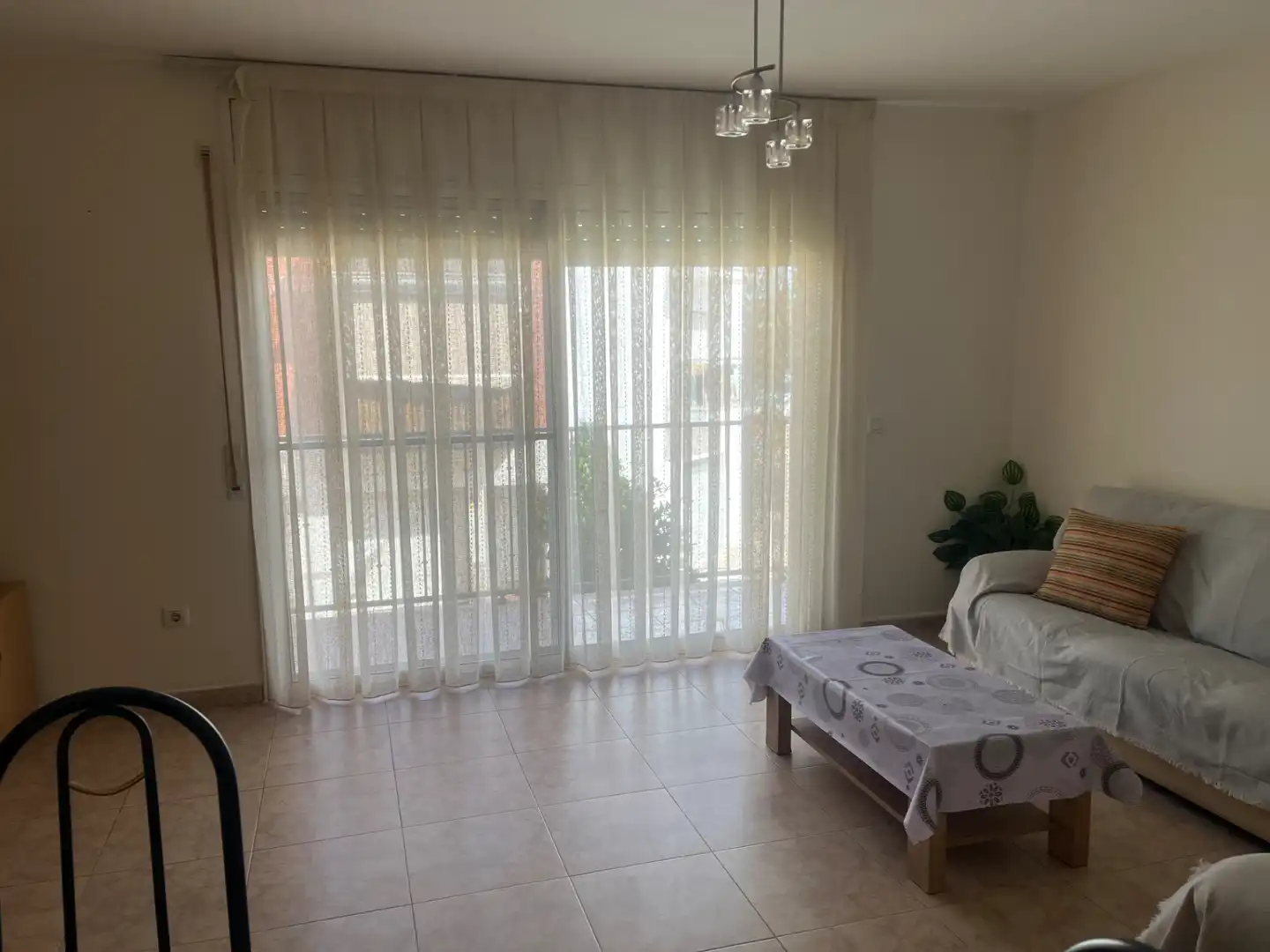 Sala de estar de Casa adosada en venta en Cambrils con Aire acondicionado, Terraza y Amueblado