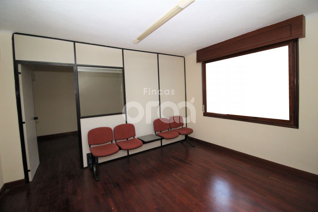 Oficina de lloguer en Santurtzi  amb Moblat