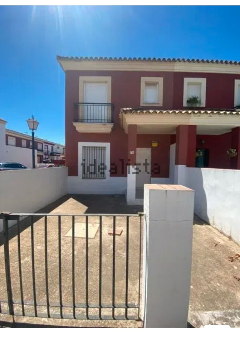 Exterior view of Single-family semi-detached for sale in Pilas