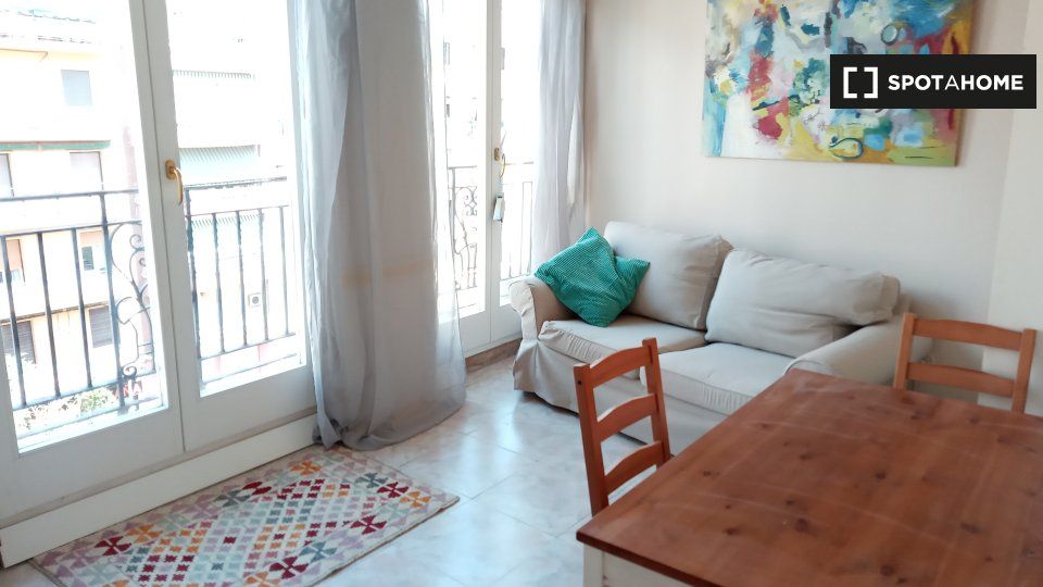 Flat to rent in Trafalgar