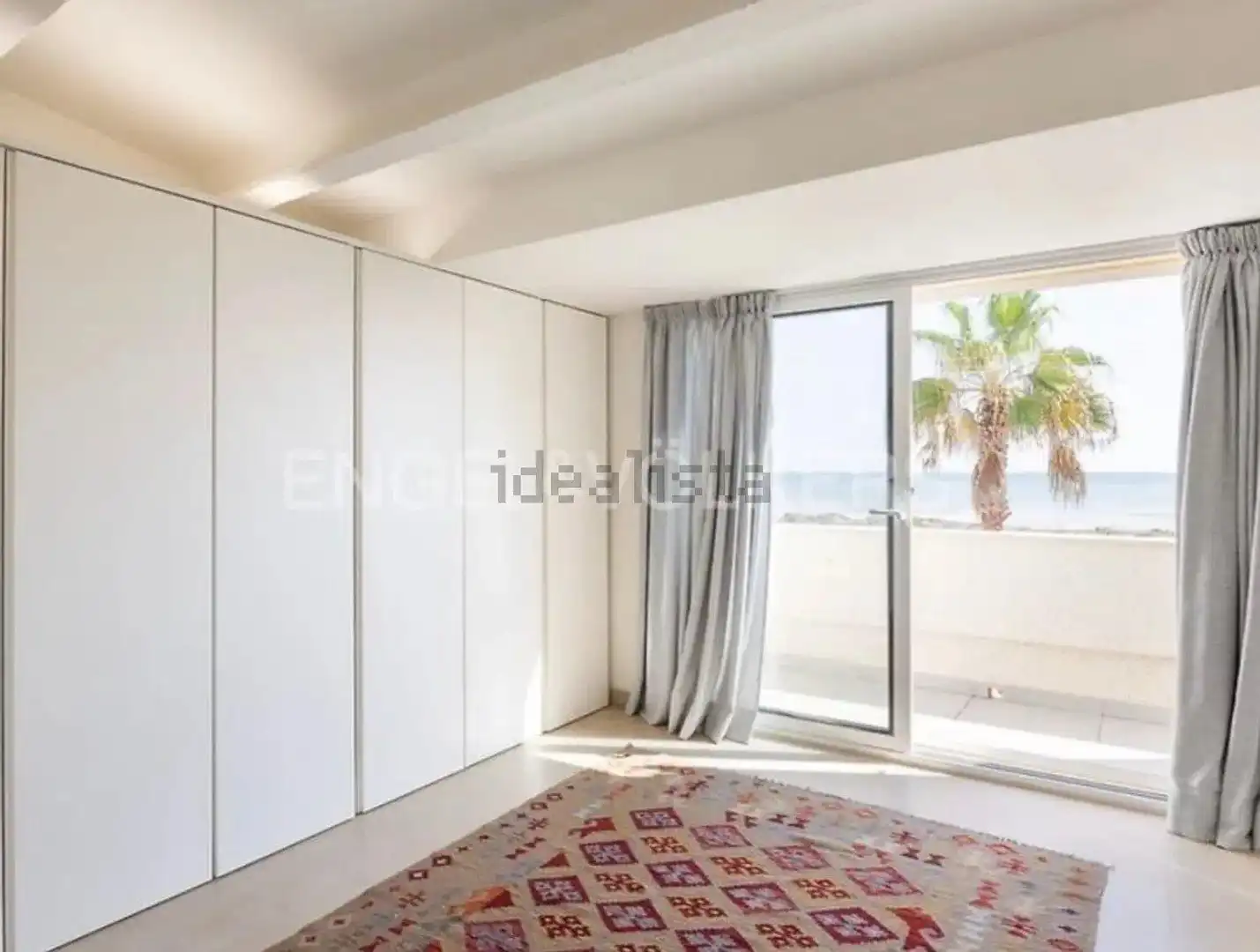Habitación de Casa adosada de alquiler en Valencia con Aire acondicionado, Calefacción y Terraza