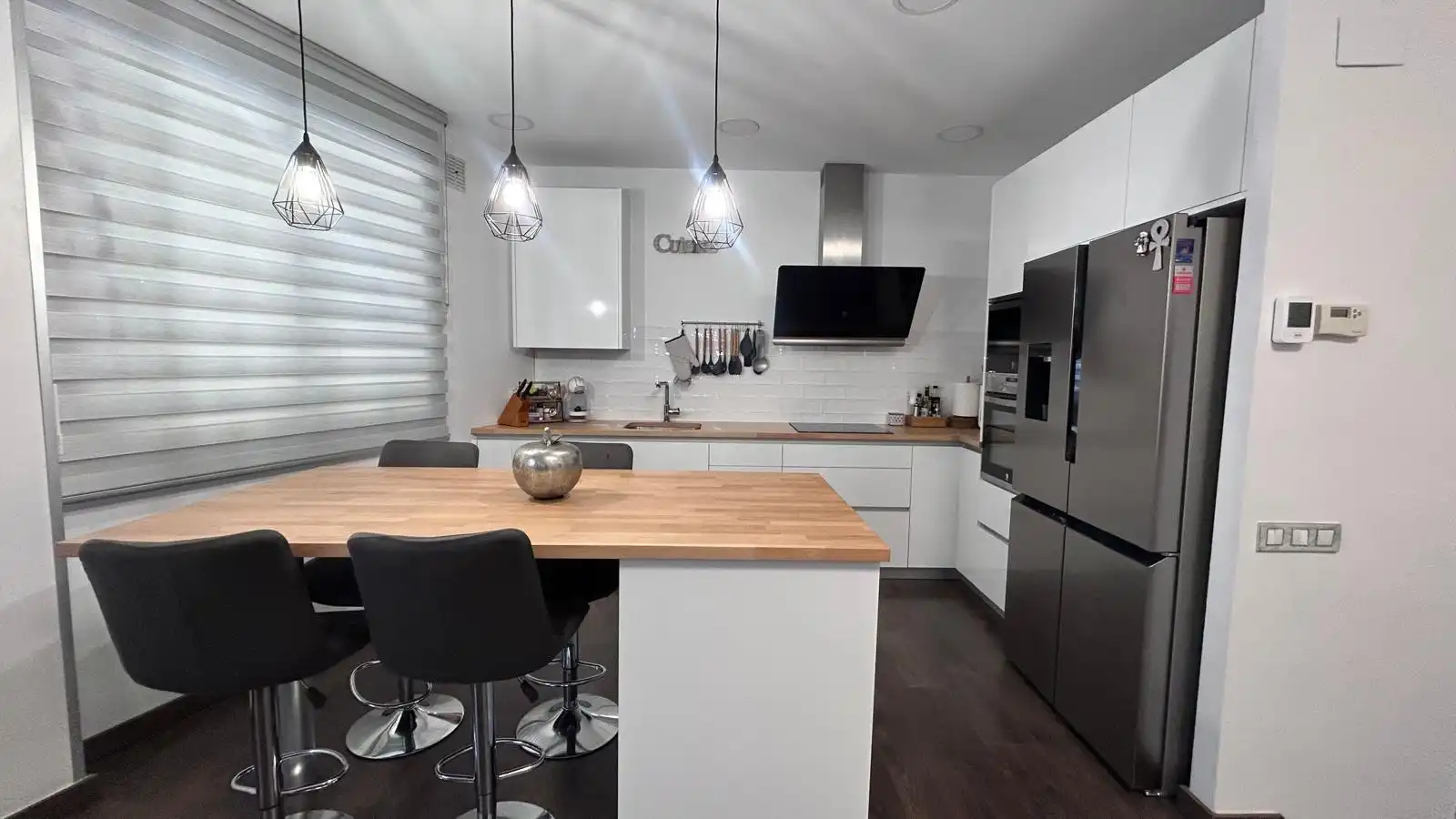 Cocina de Planta baja en venta en Sant Boi de Llobregat con Trastero y Piscina
