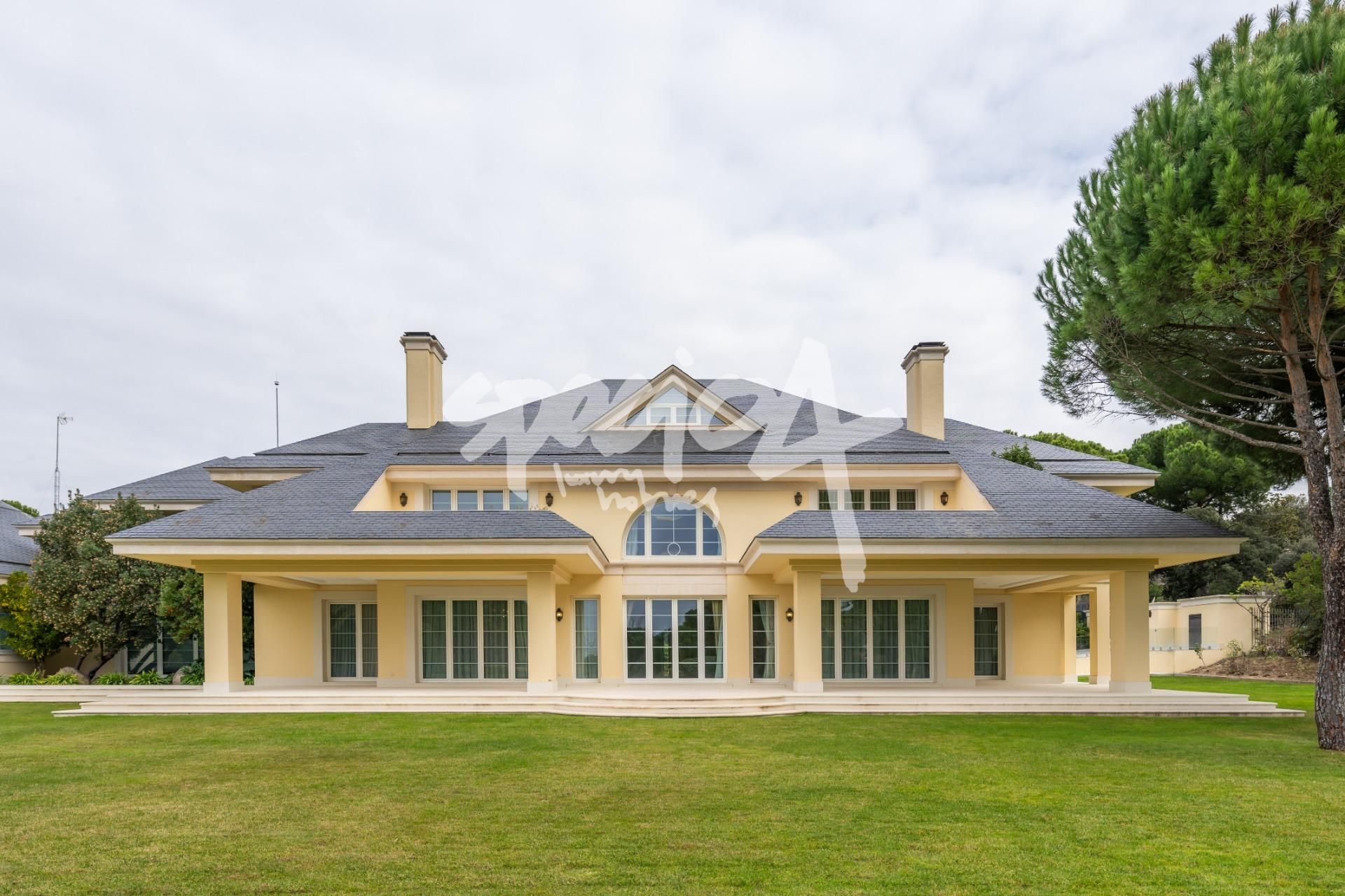 Exterior view of House or chalet for sale in Pozuelo de Alarcón  with Air Conditioner, Heating and Swimming Pool