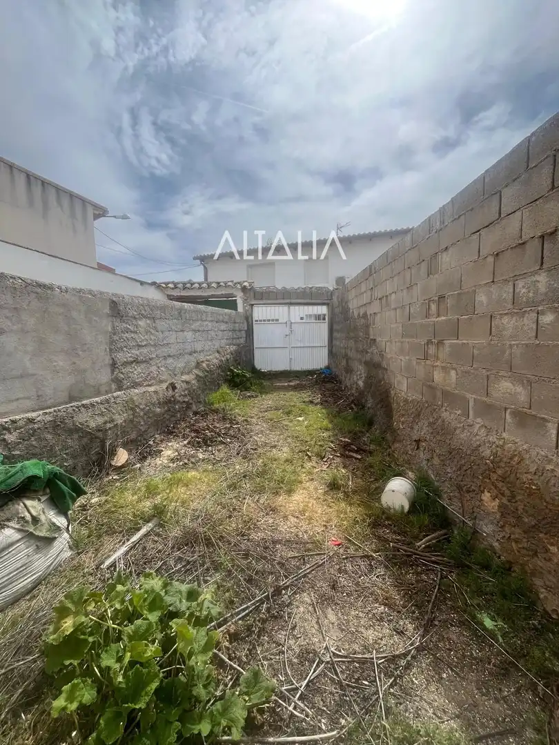 Vista exterior de Casa o chalet en venta en Villanueva de Guadamejud