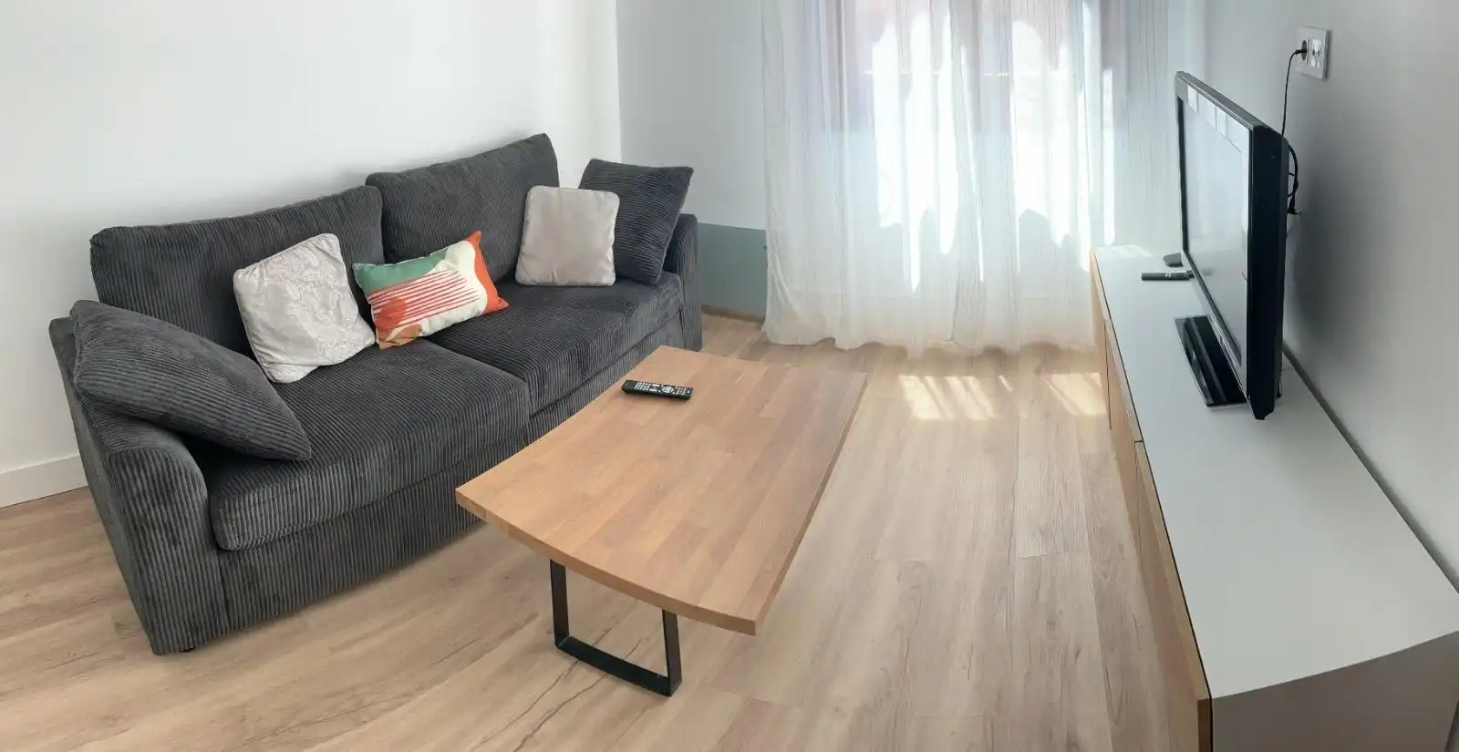 Living room of Flat for rent in Bilbao   with Heating, Furnished and Balcony