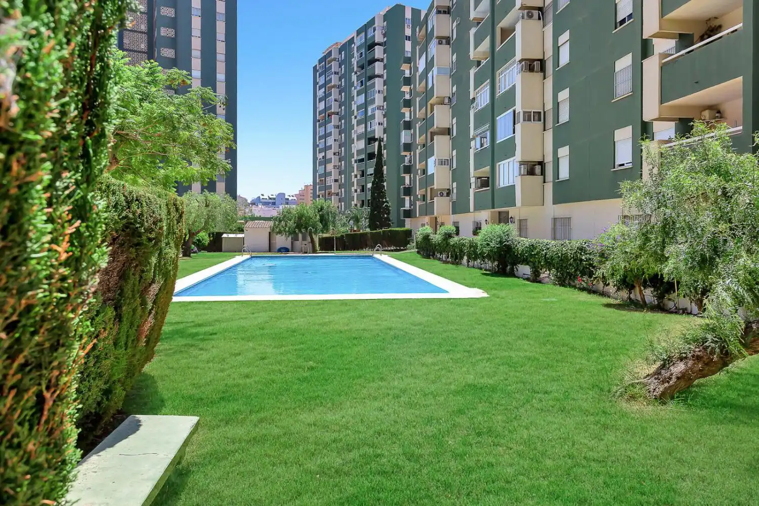 Piscina de Apartament en venda en Fuengirola amb Aire condicionat, Calefacció i Terrassa