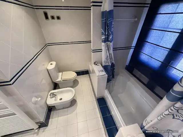 Bathroom of Detached homes for sale in Alboraya  with Air Conditioner, Parquet flooring and Terrace