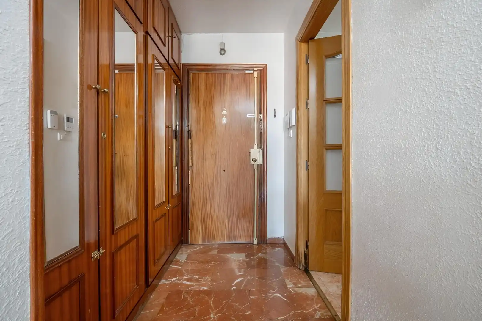 Flat for sale in Granada  with Air Conditioner, Terrace and Alarm