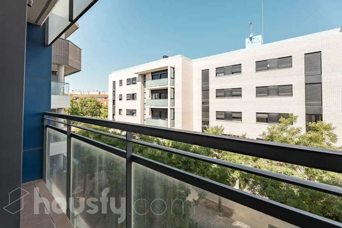Vista exterior de Pis en venda en Vilafranca del Penedès amb Aire condicionat, Calefacció i Jardí privat