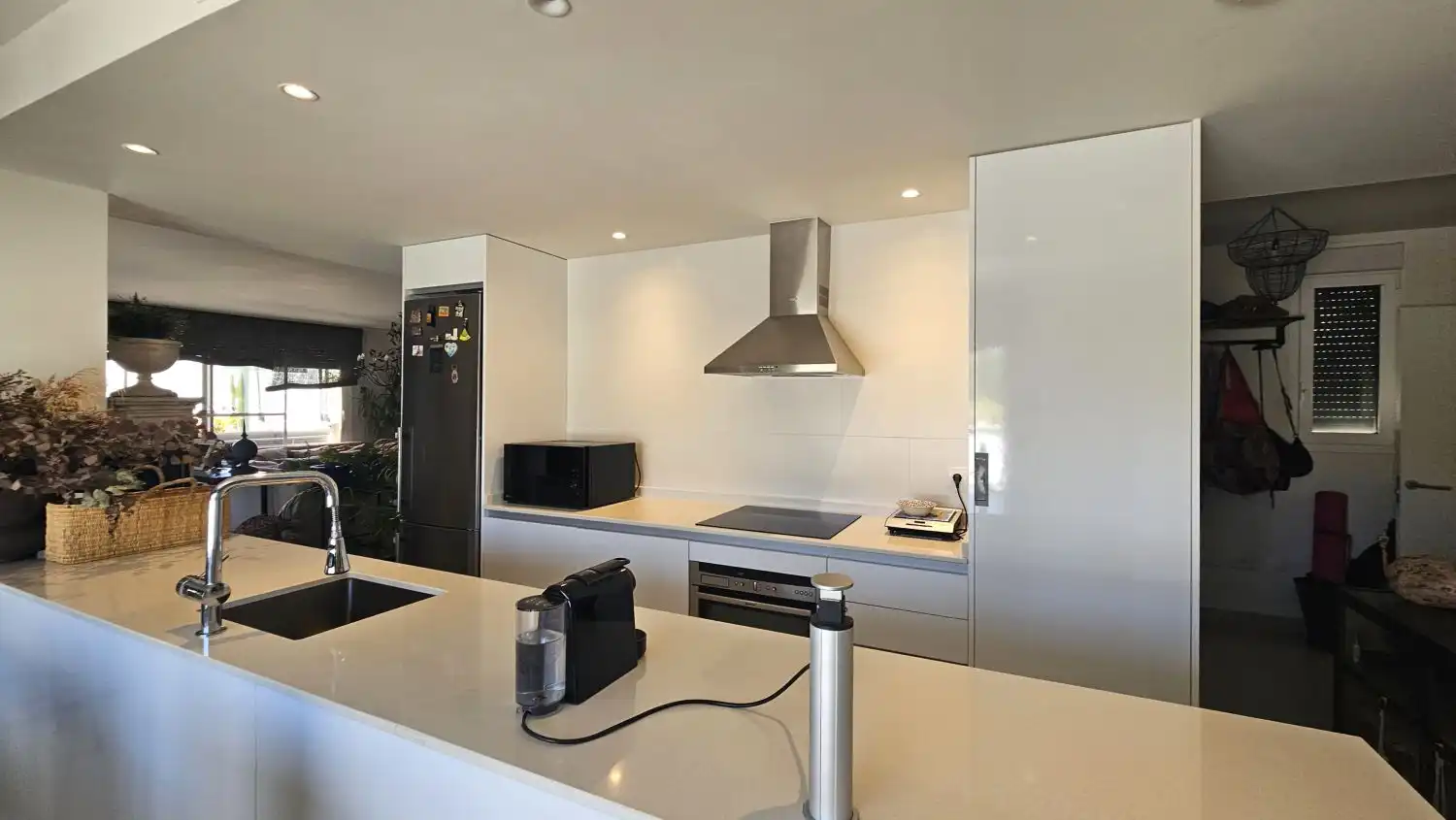Cuina de Apartament de lloguer en Sotogrande amb Aire condicionat, Calefacció i Terrassa