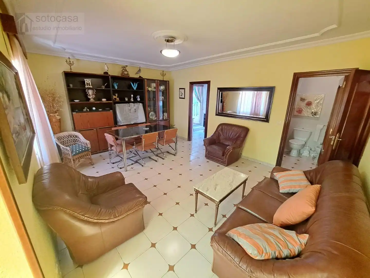 Sala d'estar de Casa o xalet en venda en Valladolid amb Calefacció