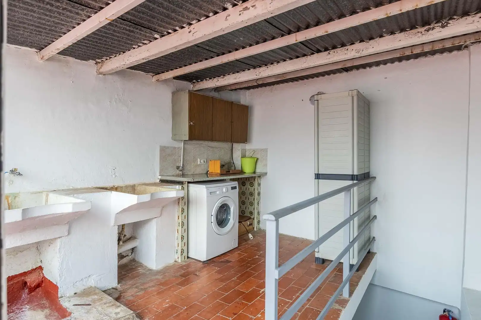 Kitchen of Flat for sale in Sevilla  with Air Conditioner, Terrace and Storage room