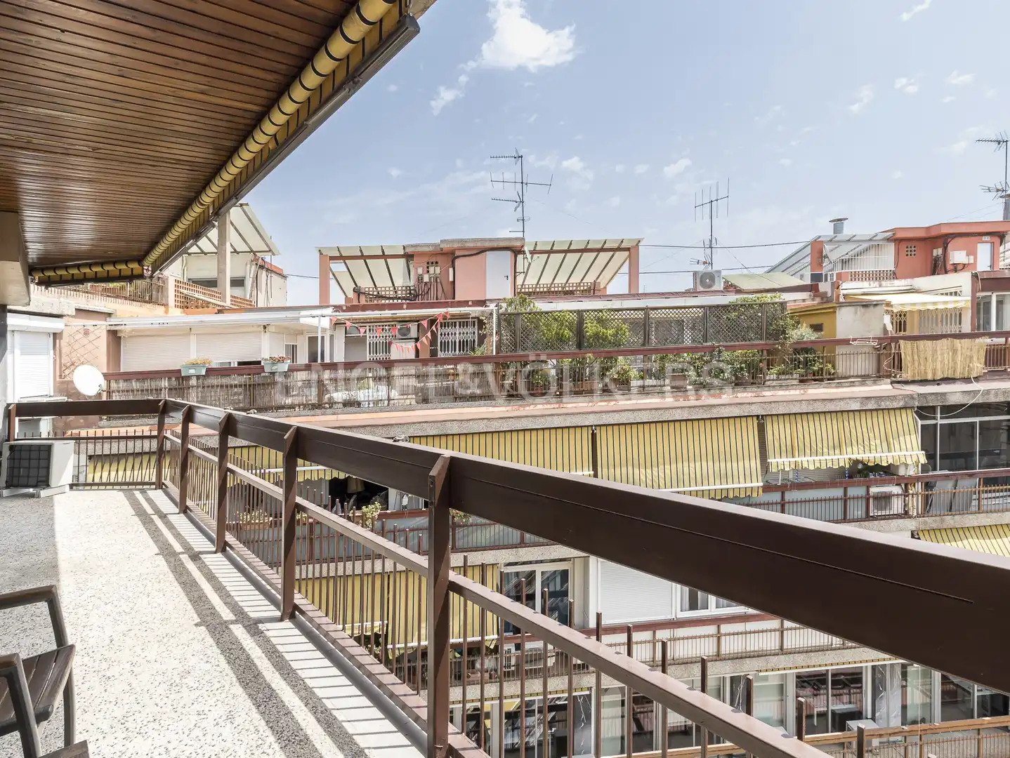 Vista exterior de Àtic de lloguer en Barcelona amb Aire condicionat, Calefacció i Parquet