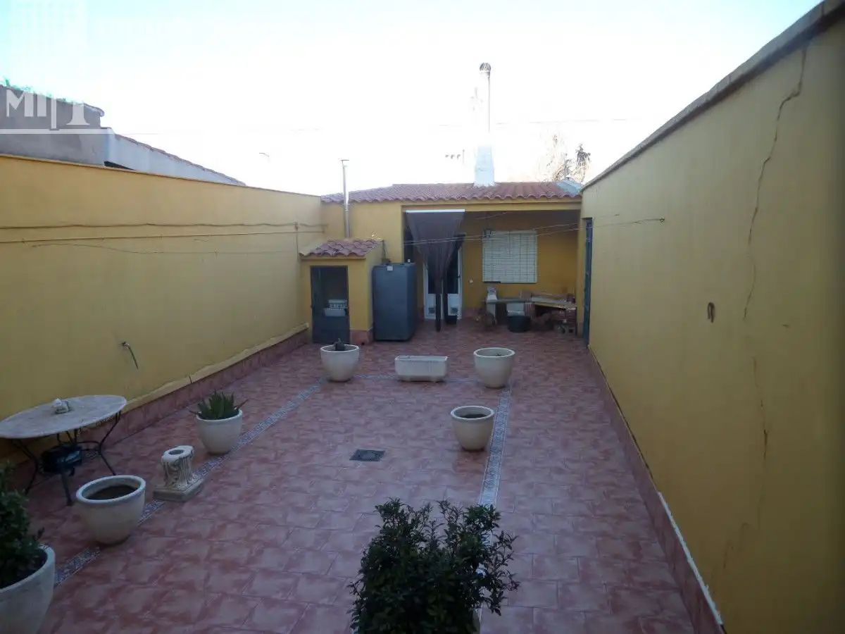 Adossat amb terrassa en venda a Tomelloso