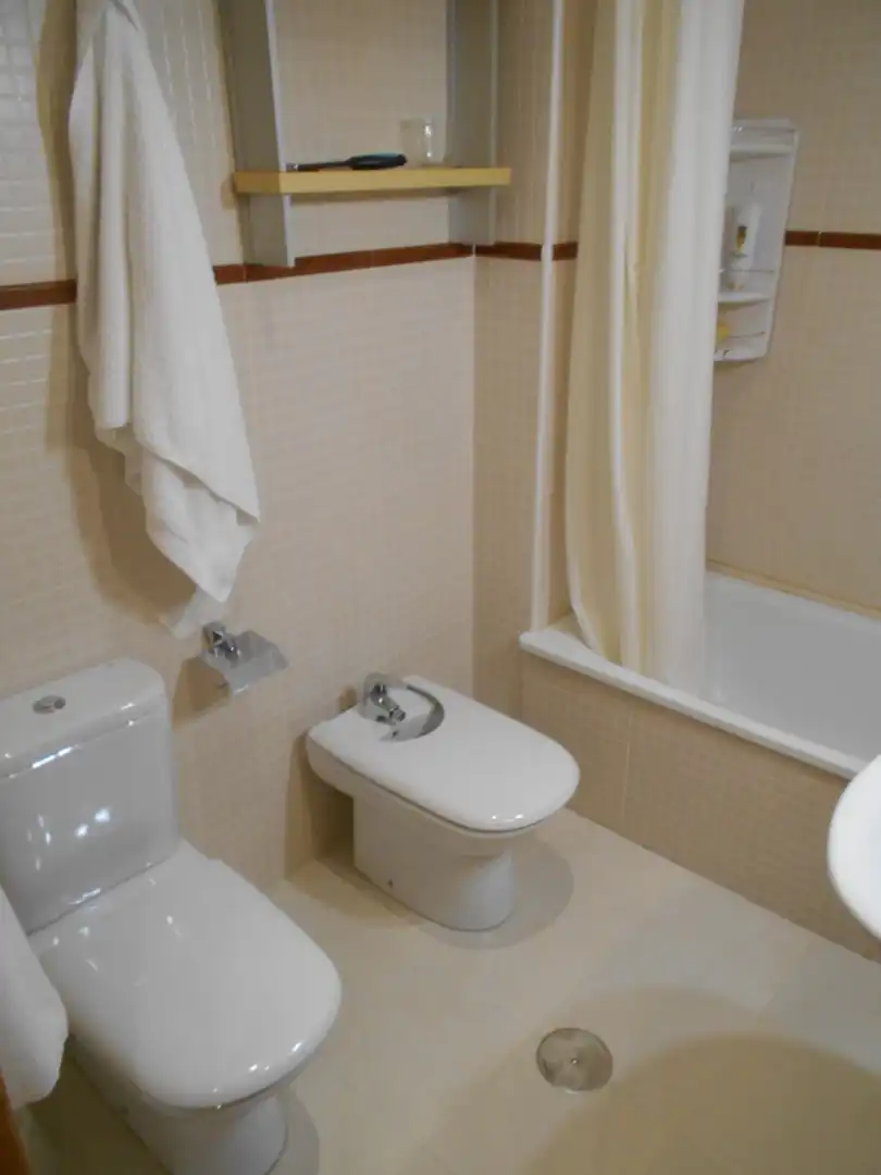 Baño de Apartamento en venta en Miguelturra con Aire acondicionado, Calefacción y Trastero
