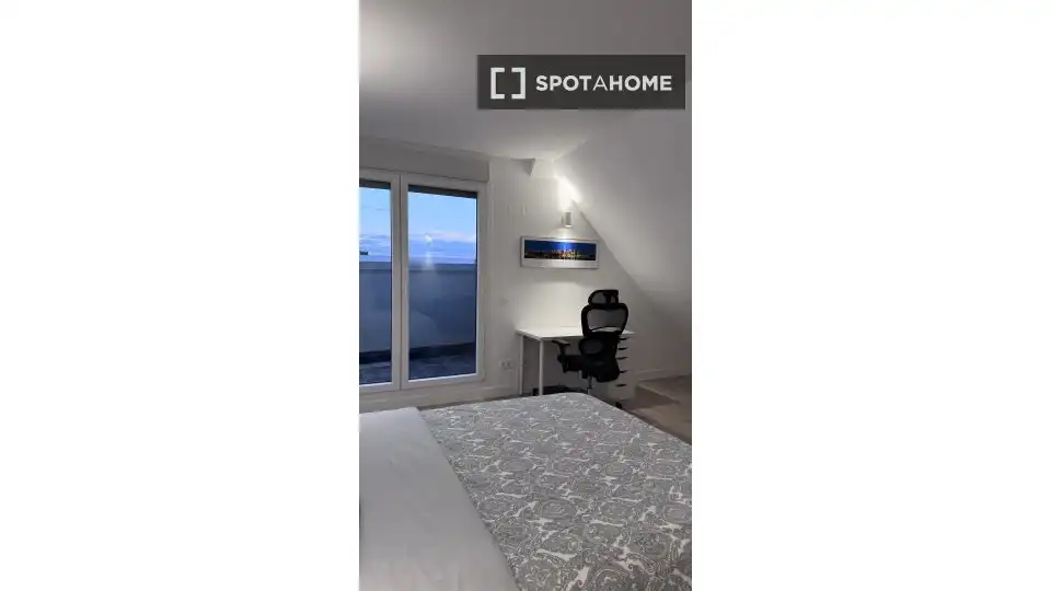 Habitación de Piso para compartir en Alcalá de Henares con Aire acondicionado, Calefacción y Amueblado
