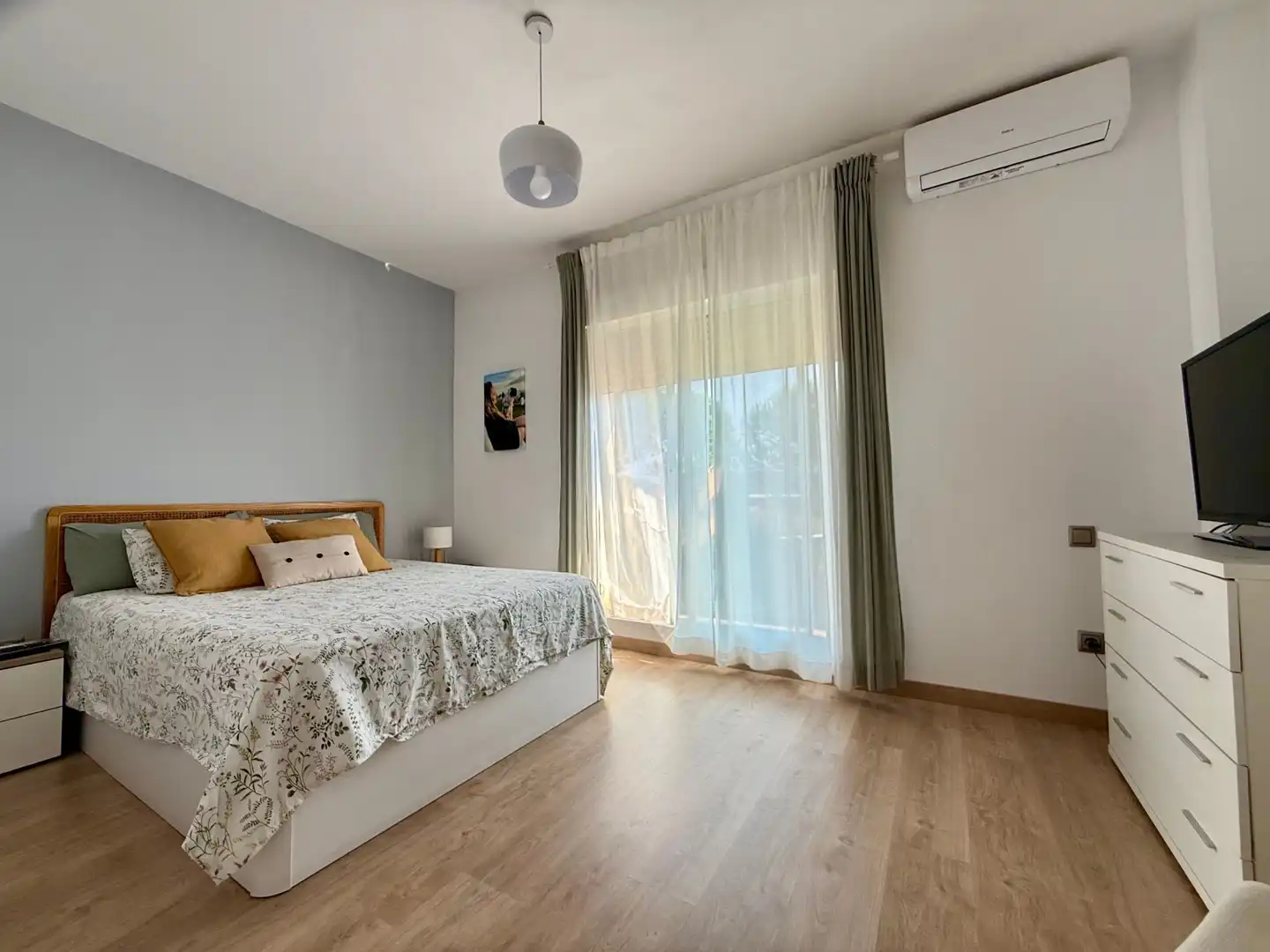 Dormitori de Casa o xalet de lloguer en Boadilla del Monte amb Aire condicionat i Piscina