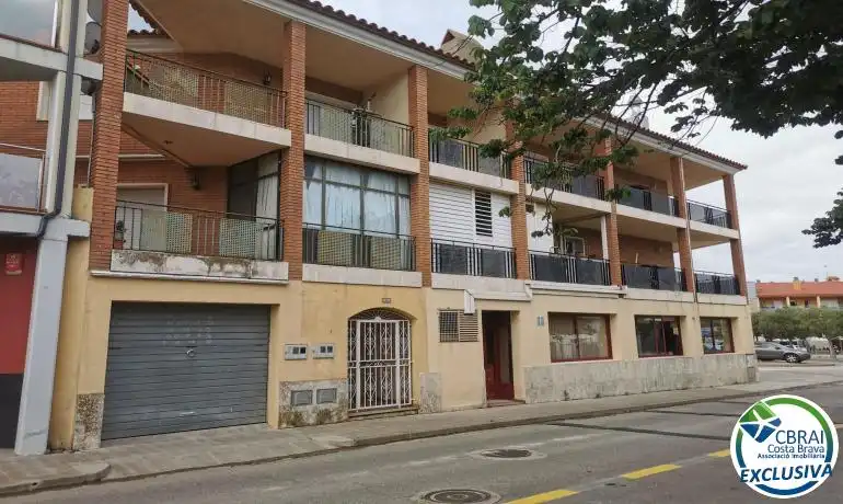 Casa adosada en venda a Centre