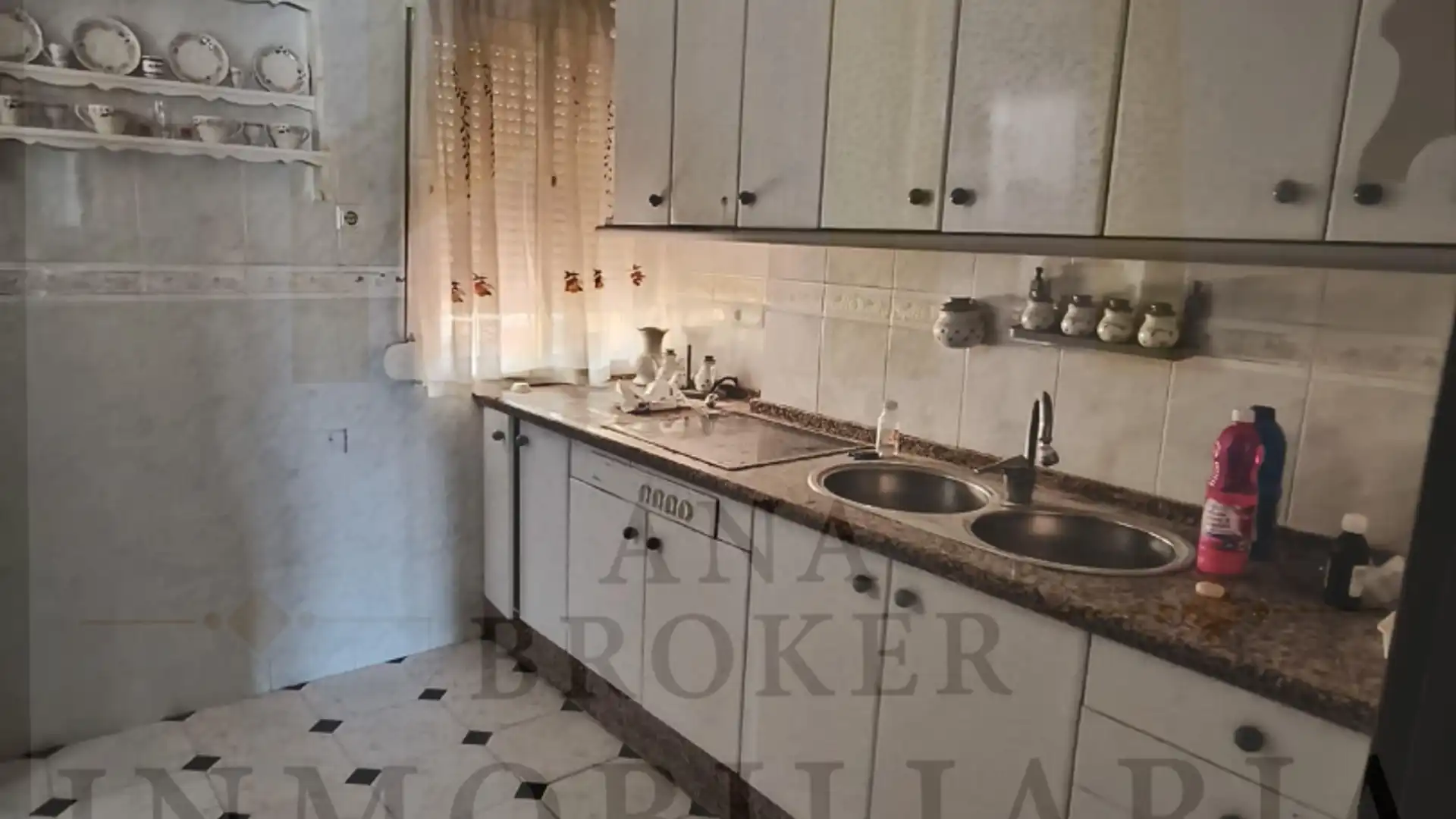 Cuina de Pis en venda en Ronda amb Moblat