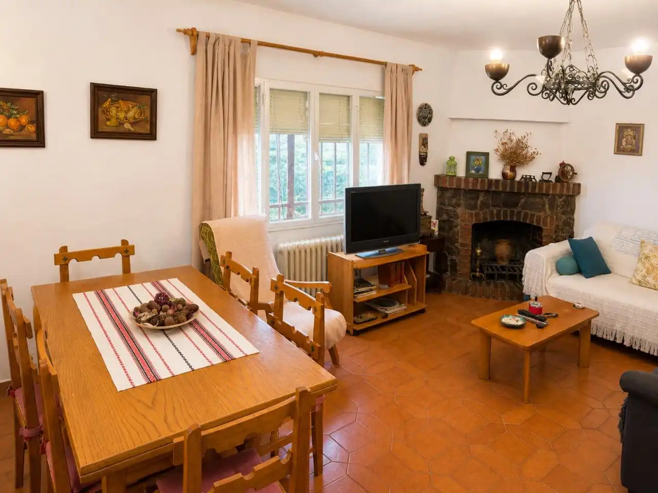Sala de estar de Casa o chalet en venta en Berzosa del Lozoya con Calefacción, Jardín privado y Terraza