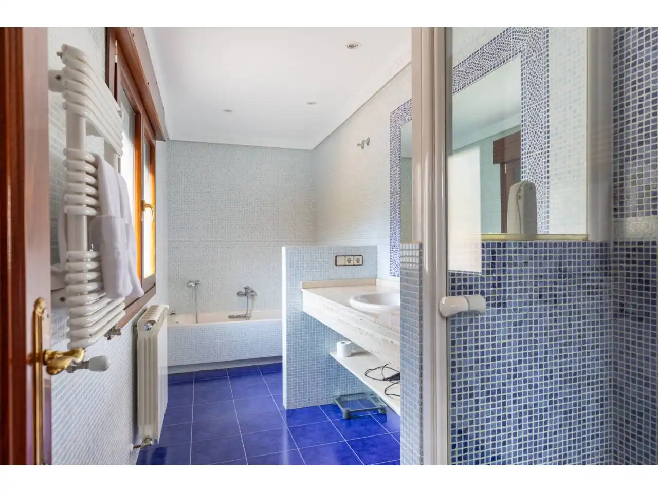 Badezimmer von Haus oder Chalet zum Verkauf in El Tiemblo  mit Klimaanlage, Heizung und Privatgarten