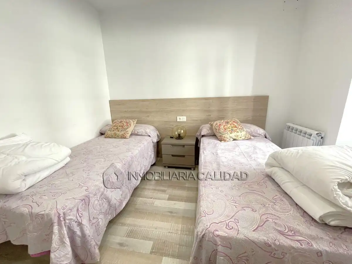Habitación de Piso de alquiler en Burgos con Calefacción y Amueblado