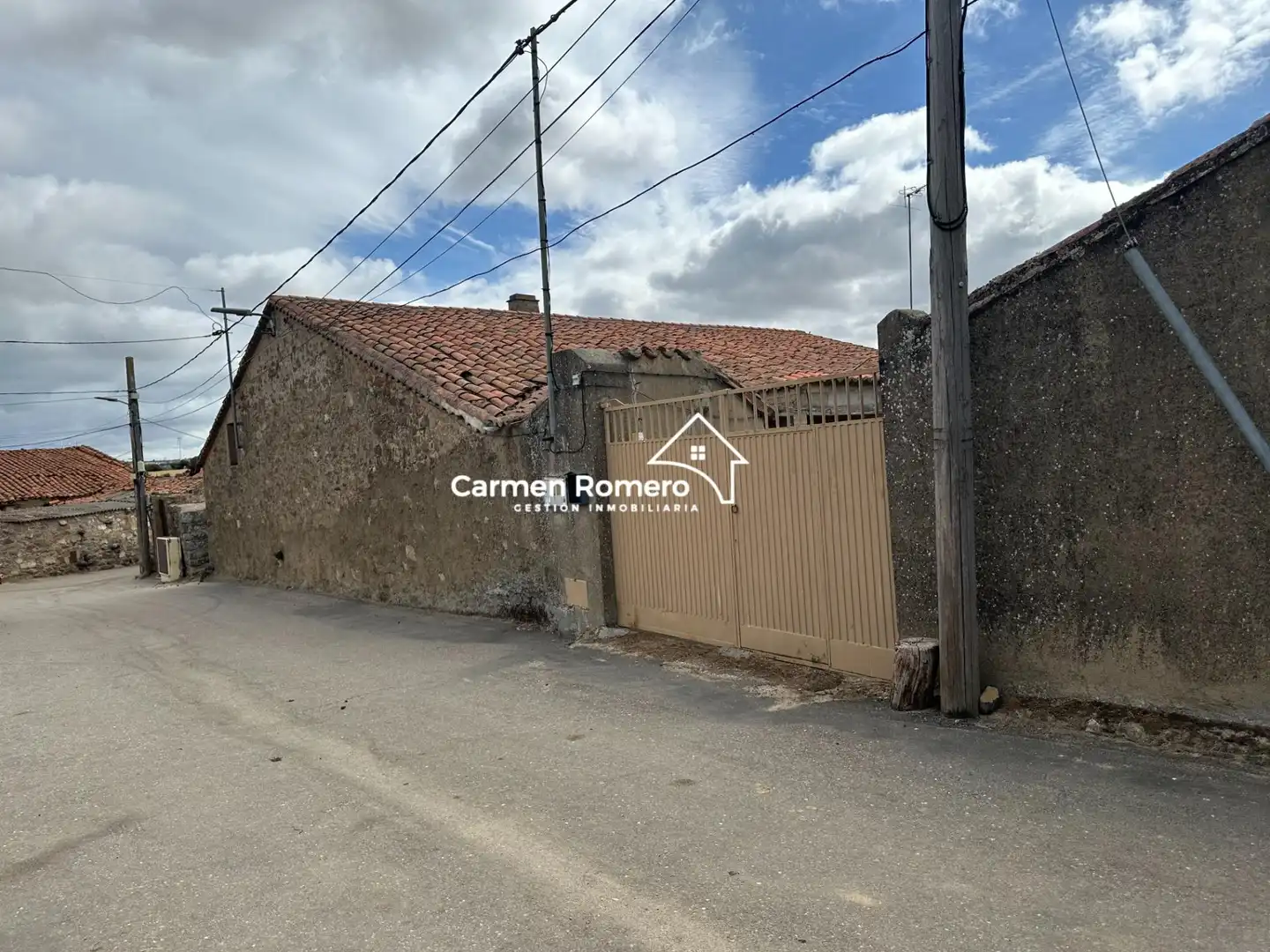 Vista exterior de Finca rústica en venda en Palacios del Arzobispo amb Traster