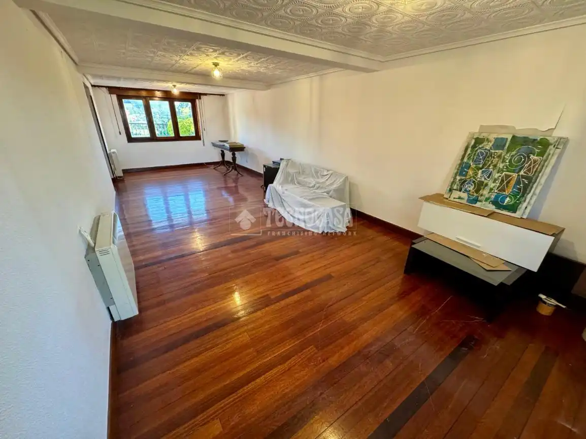 Casa adosada en venta en El Astillero