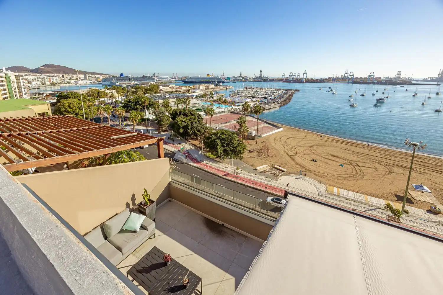 Terrasse von Dachboden zum Verkauf in Las Palmas de Gran Canaria mit Klimaanlage, Terrasse und Möbliert