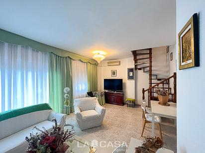 Living room of Flat for sale in L'Hospitalet de Llobregat  with Terrace and Balcony