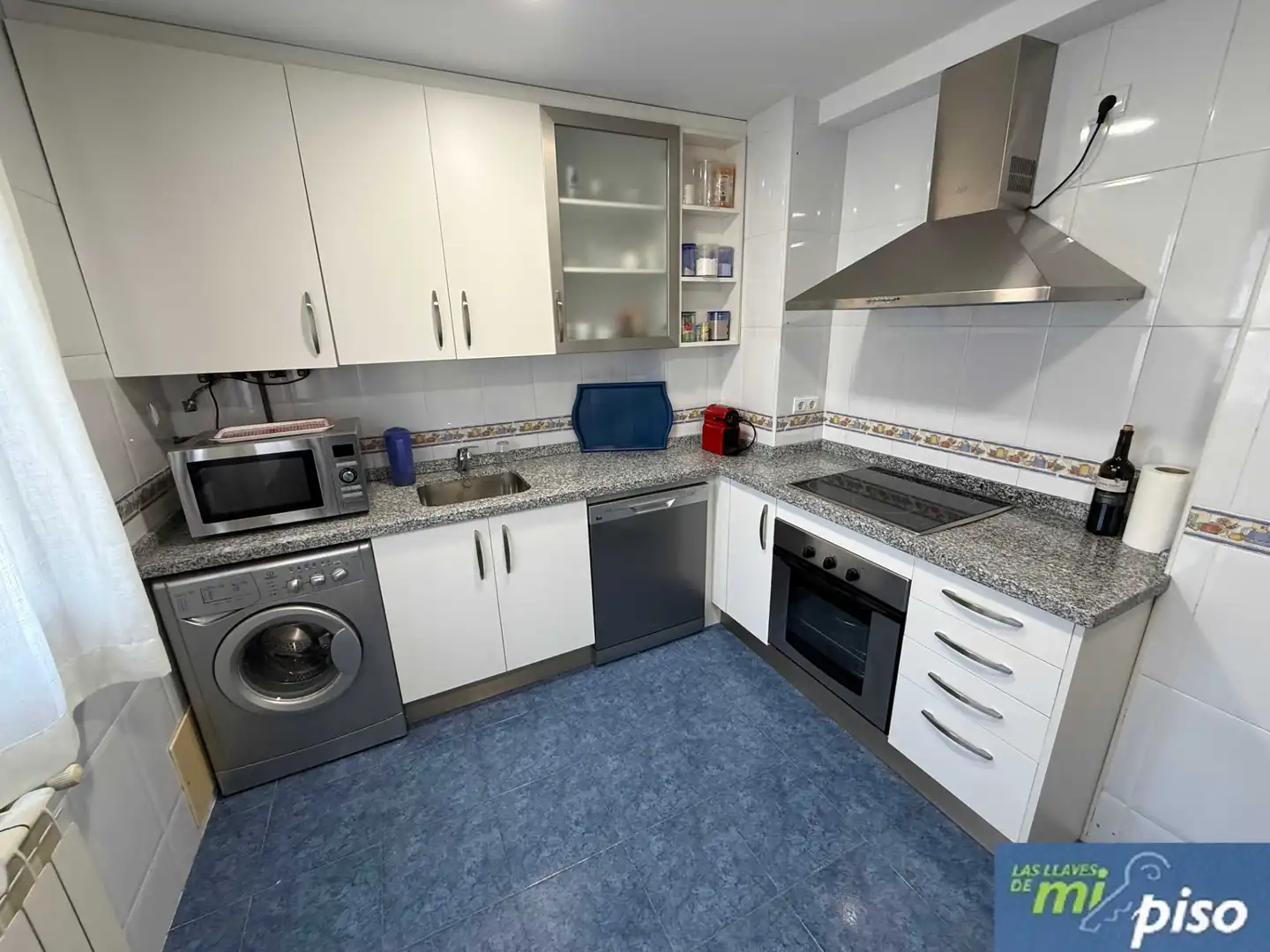 Kitchen of Flat for sale in Tudela de Duero  with Heating, Parquet flooring and Storage room