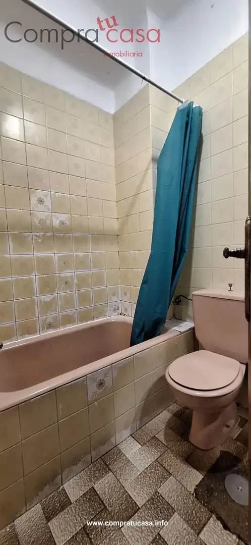 Bany de Pis en venda en Segovia amb Calefacció i Moblat