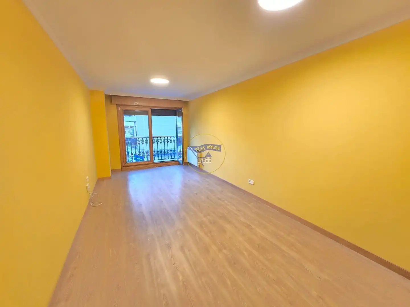 Living room of Apartments for rent in Vigo   with Heating, Parquet flooring and Storage room