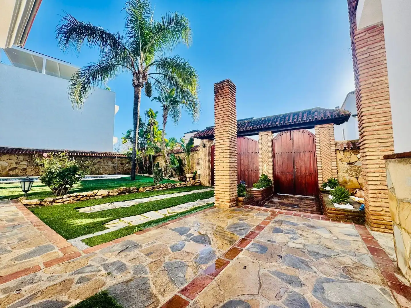 Chalet con terraza en venta en Calle Río Guadiaro 13, imagen 59