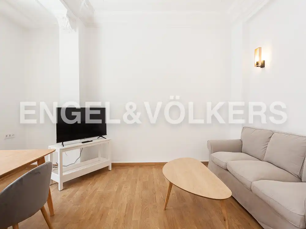 Living room of Flat for rent in Valencia  with Heating, Parquet flooring and Terrace