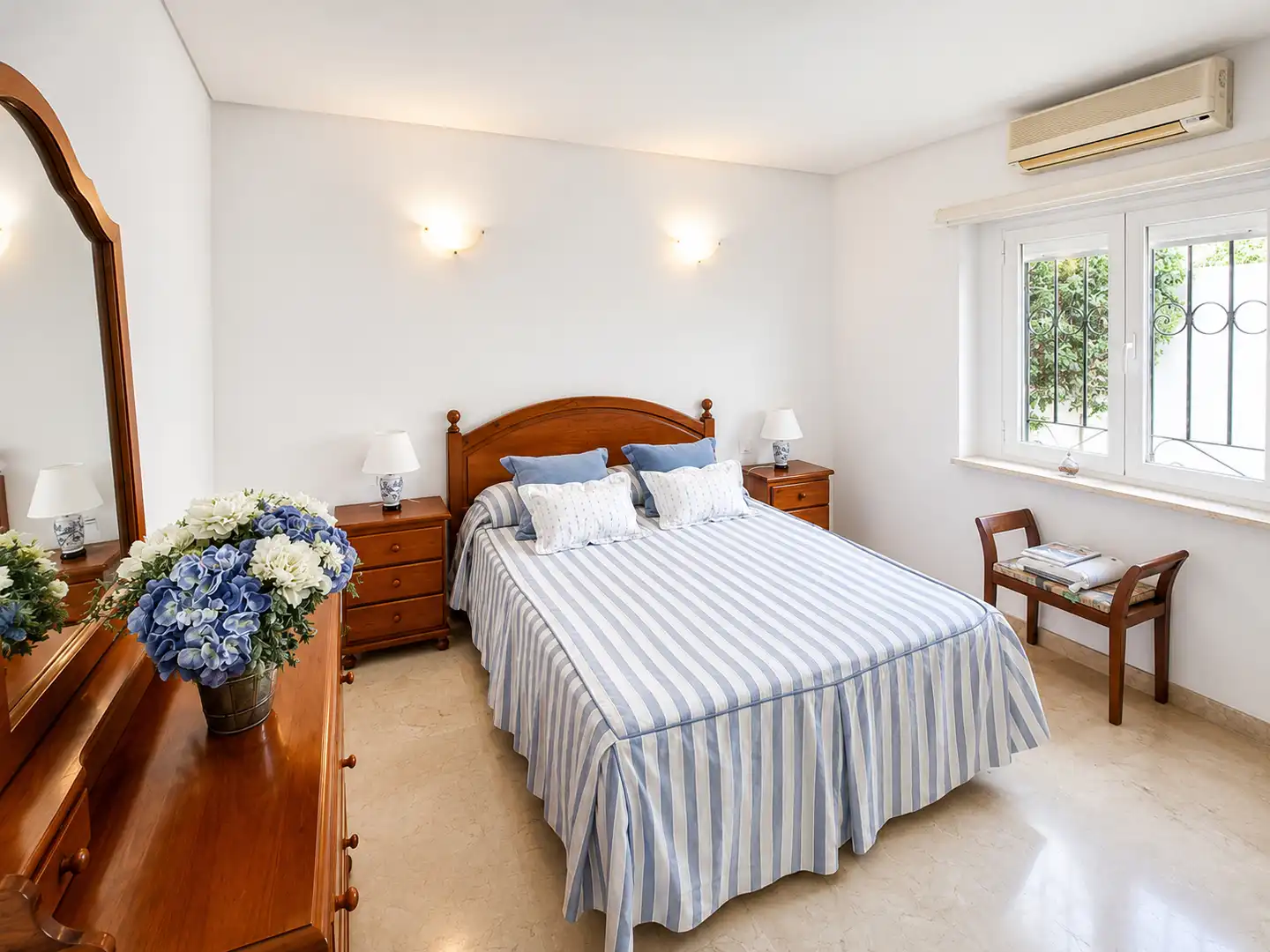 Habitación de Casa o chalet de alquiler en Benalmádena con Jardín privado y Amueblado