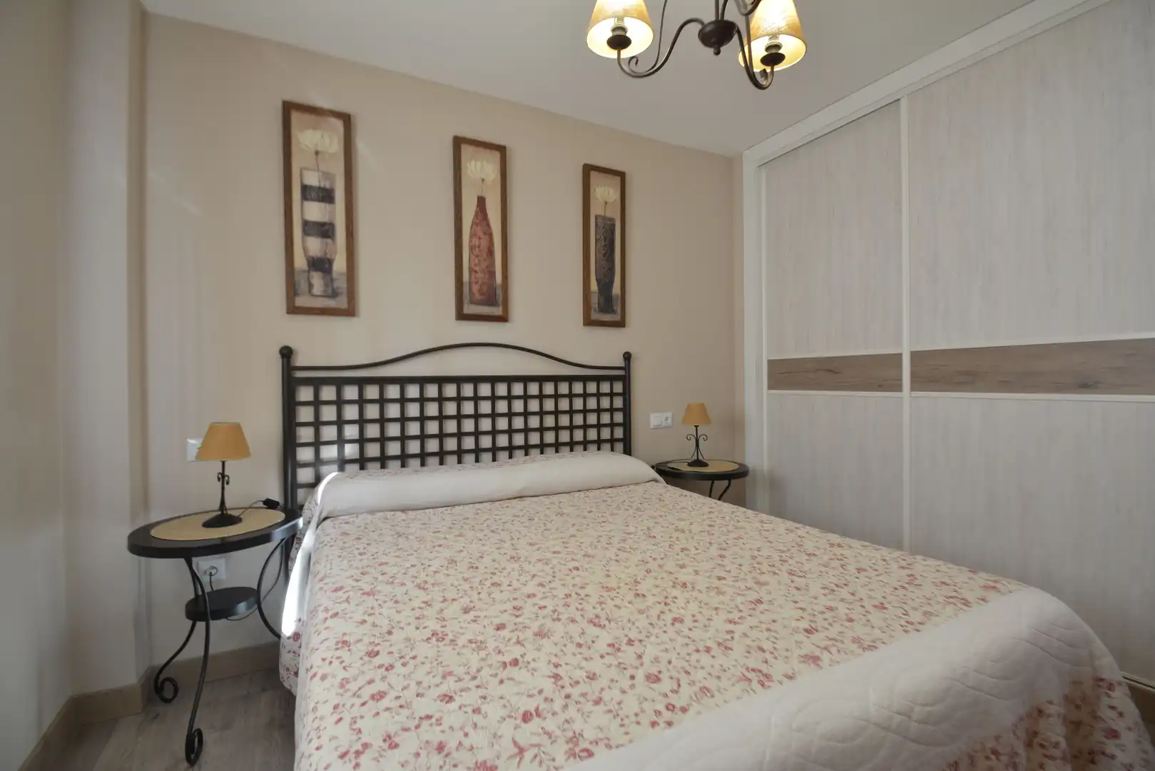 Schlafzimmer von Country house zum Verkauf in Robledillo de Mohernando mit Klimaanlage, Privatgarten und Terrasse