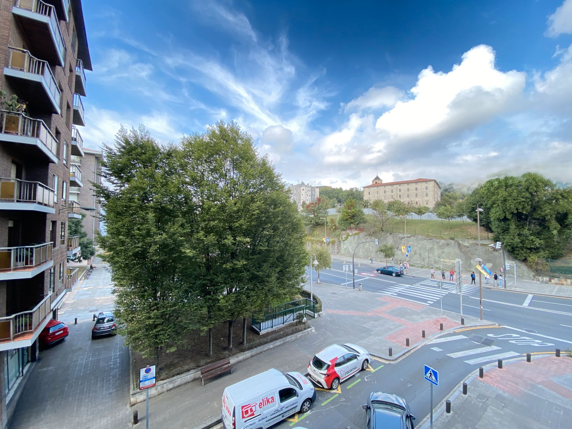 Vista exterior de Pis en venda en Bilbao  amb Calefacció, Terrassa i Moblat