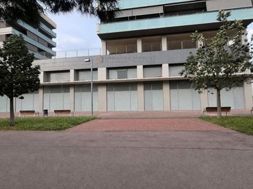 Local comercial en alquiler en Ernest Lluch 1,  Cornellà de Llobregat
