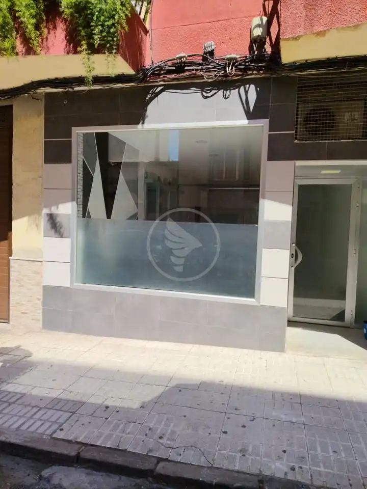Local de lloguer en Linares amb Aire condicionat