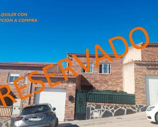 Vista exterior de Casa adosada de lloguer amb opció a compra en Otero amb Calefacció, Jardí privat i Terrassa