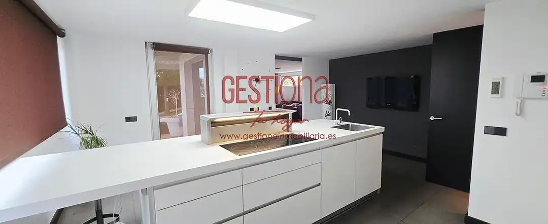 Kitchen of Houses for sale in Santa Cruz de Bezana  with Private garden, Terrace and Furnished