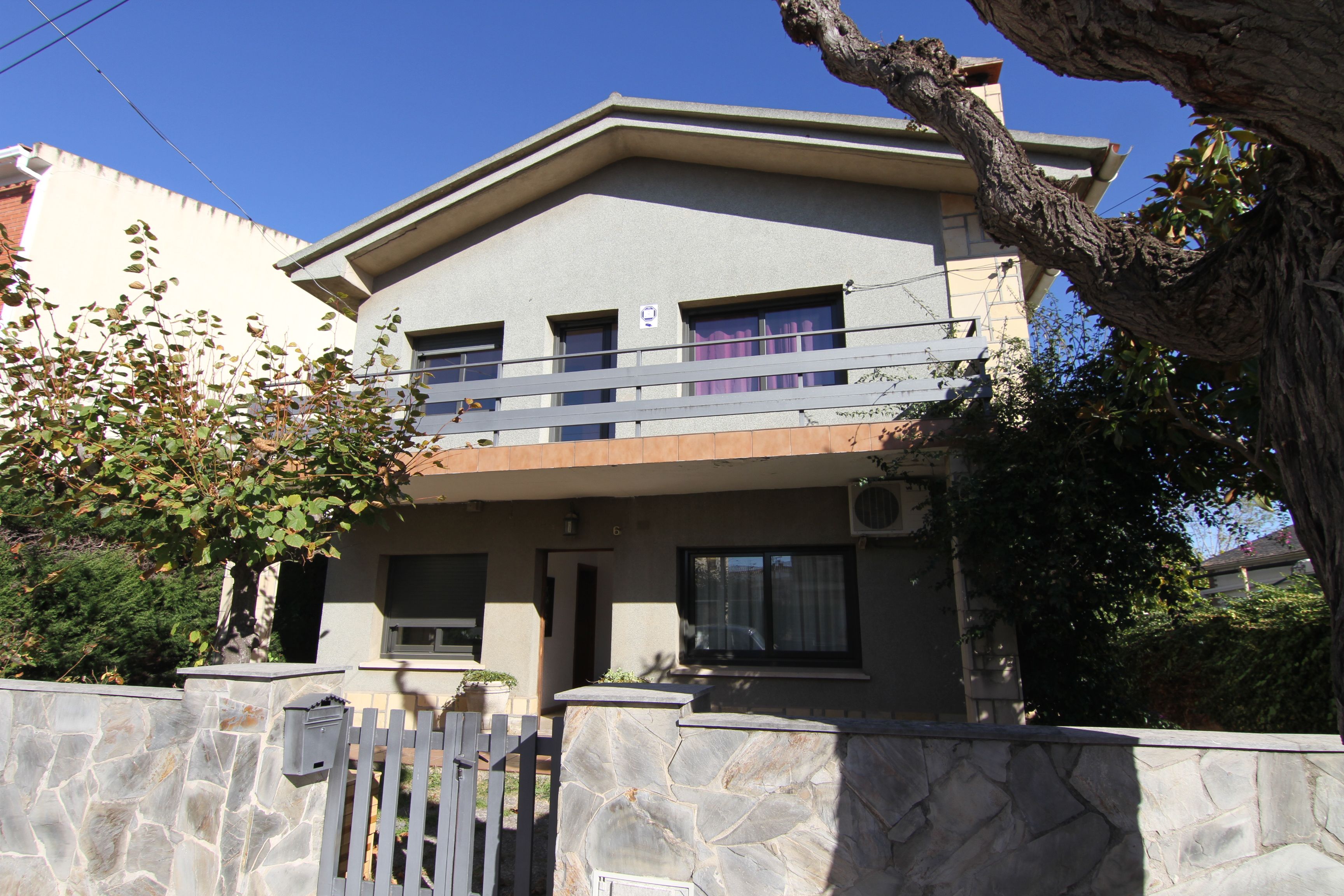 Exterior view of House or chalet for sale in Esparreguera  with Air Conditioner, Heating and Terrace