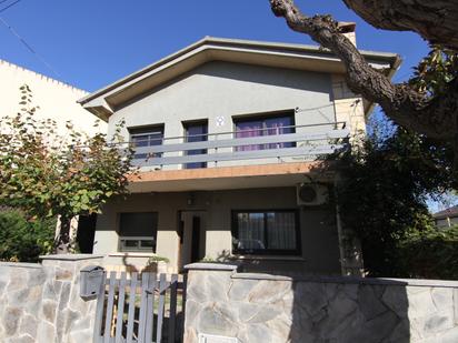Exterior view of House or chalet for sale in Esparreguera  with Air Conditioner, Heating and Terrace