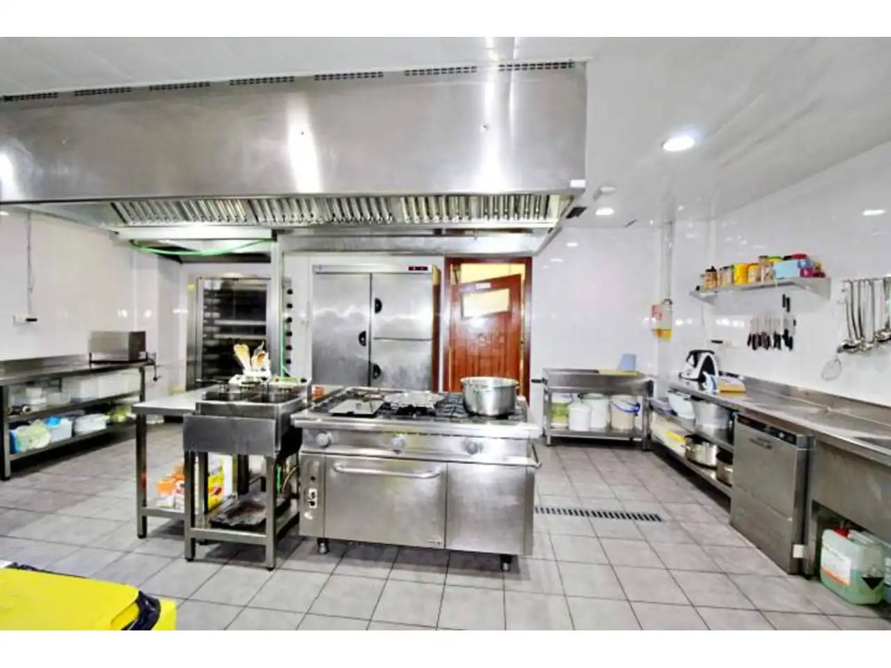 Kitchen of Commercial properties for rent in Granollers  with Air Conditioner