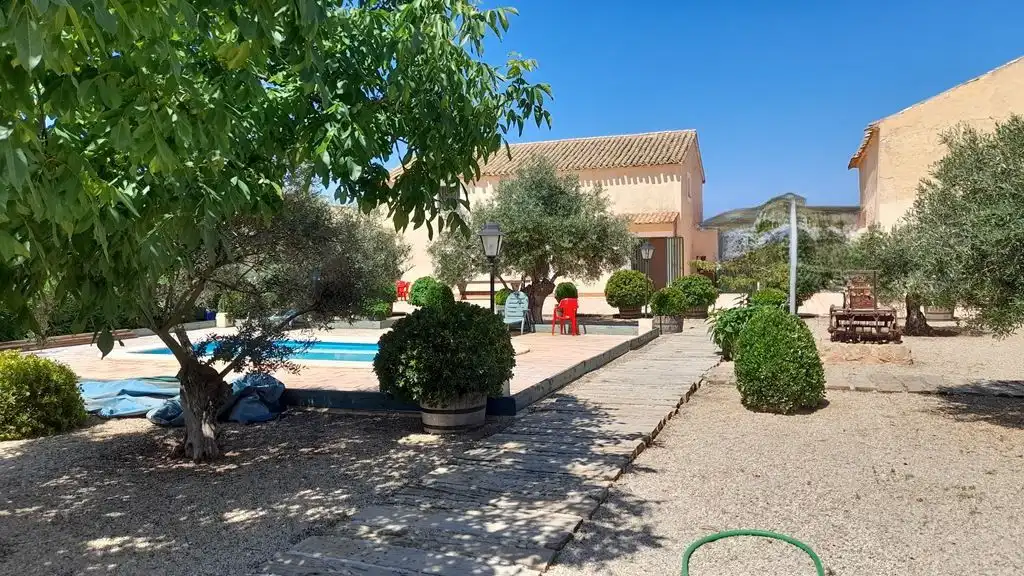 Jardín de Finca rústica en venta en Munera