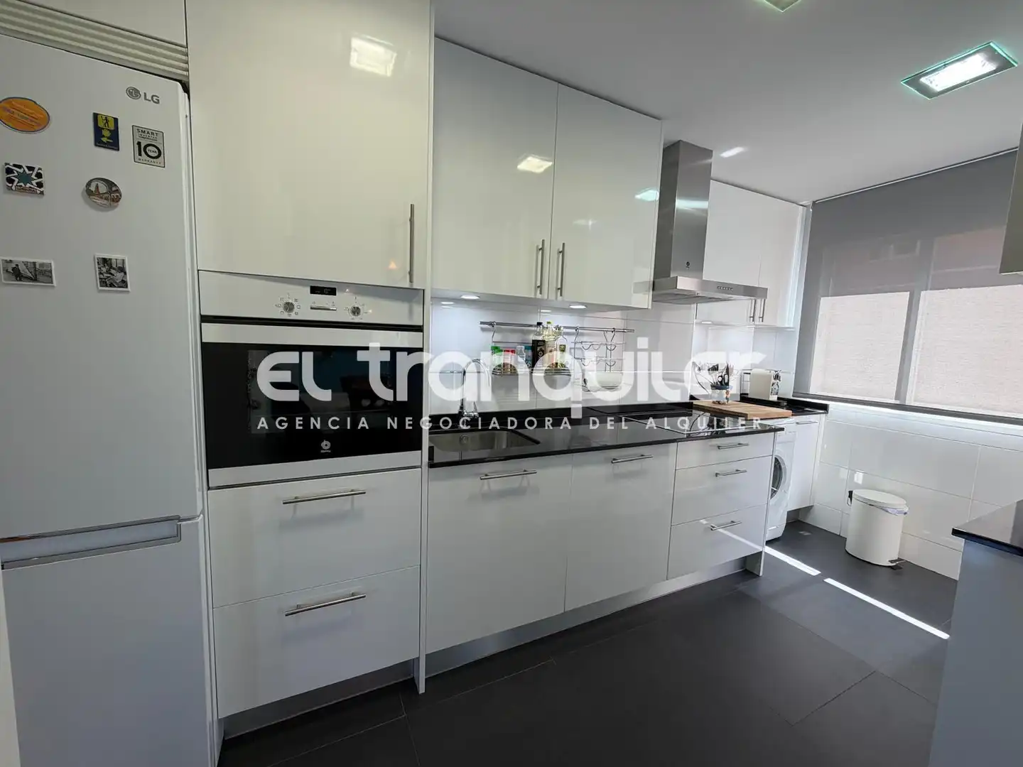 Kitchen of Flat for rent in San Sebastián de los Reyes  with Air Conditioner, Parquet flooring and Furnished