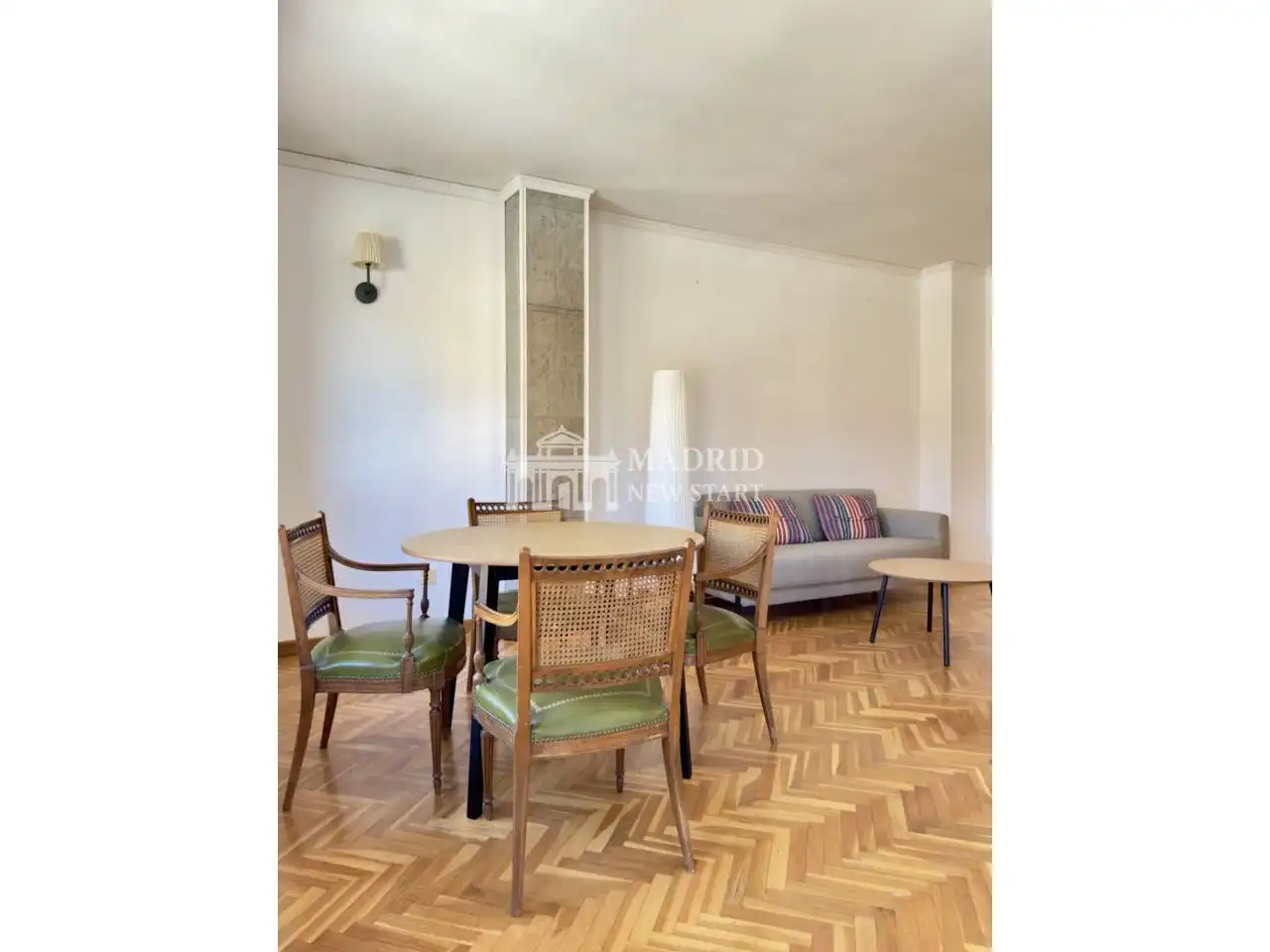 Vista exterior de Piso de alquiler en Segovia con Calefacción, Parquet y Terraza